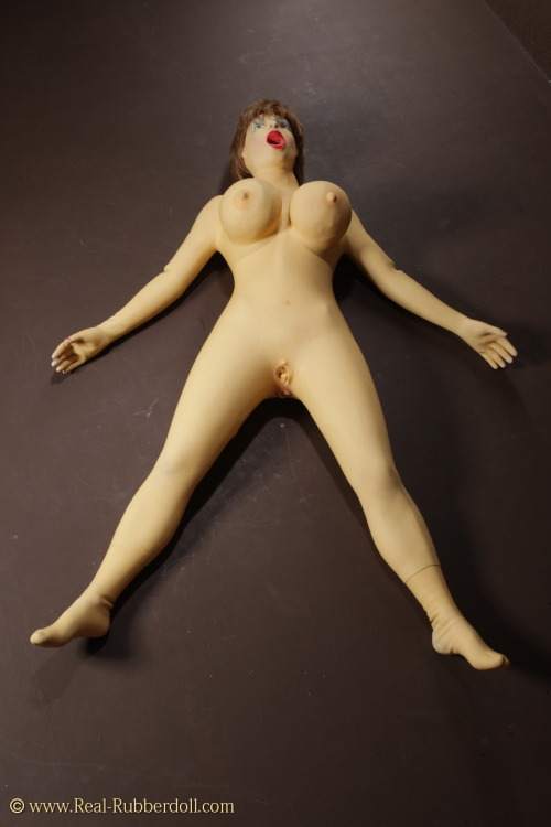 patriarchyisthewayforward:  inferiorfem:  it craves this, to be totally inhuman for its Owner  oh god i want this more than anything. to be completely stripped of any real human traits, to look wholly like a plastic fuckdoll and be treated the same, but