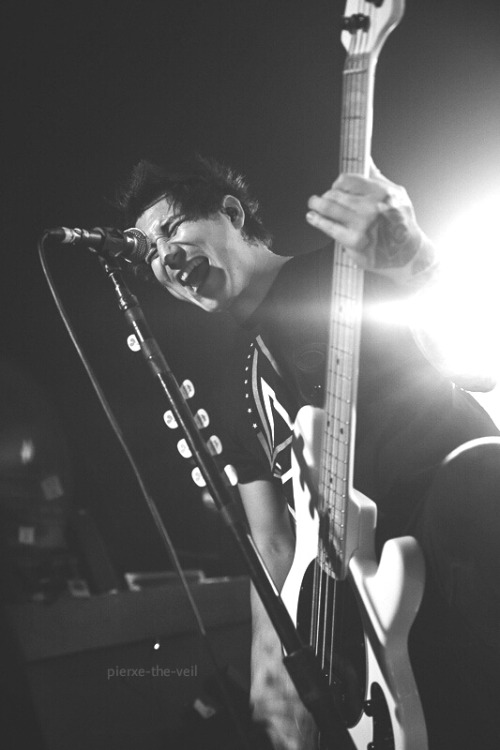 pierxe-the-veil:  Jaime Preciado, Pierce The Veil ©