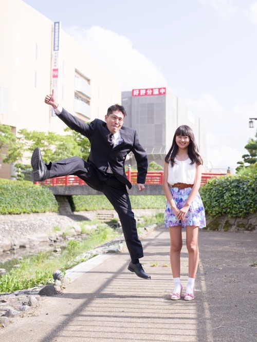 hohentai:Dads jumping next to their daughters is Japan’s latest amazing trendThis