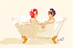 frostedtea-arts:  Fancy bath time (ﾉ◕ヮ◕)ﾉ  Re-blogged from my art blog ^_^