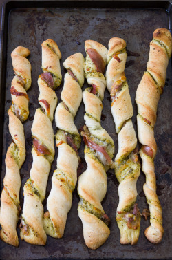 do-not-touch-my-food:  Prosciutto Pesto Pizza Sticks