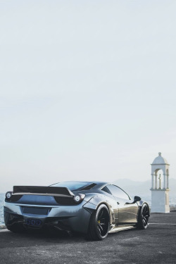 avenuesofinspiration:  Seaside Widebody | Source © | AOI