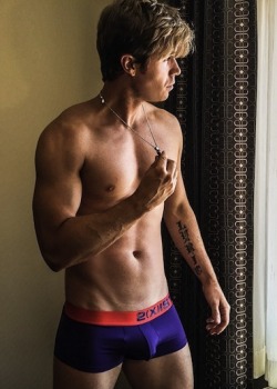 quando2:  Ashley Parker Angel