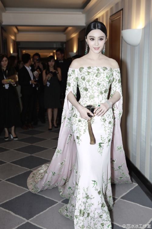 fuckyeahchinesefashion:  Fan Bingbing wearing Ralph&Russo and Chopard in Cannes. 范冰冰工作室