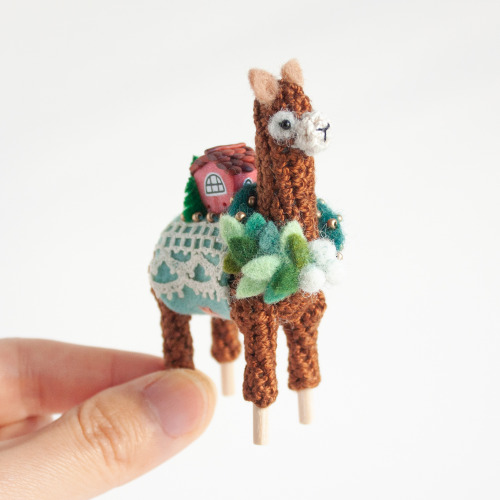 Just a coupla llama buds hanging out, eagerly anticipating Christmaaaas :) They’re up for grabs here