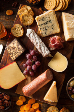 delectabledelight:  Fancy Meat and Cheeseboard with Fruit (by brent.hofacker) 