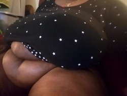 fattylovernyc:Took this a few days ago. My usual look atter a long day.