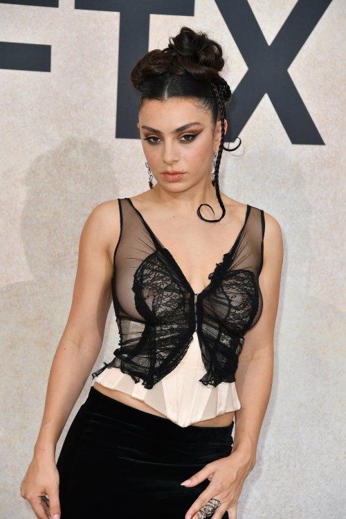 picsforkatherine:Charli XCX at the amfAR Gala