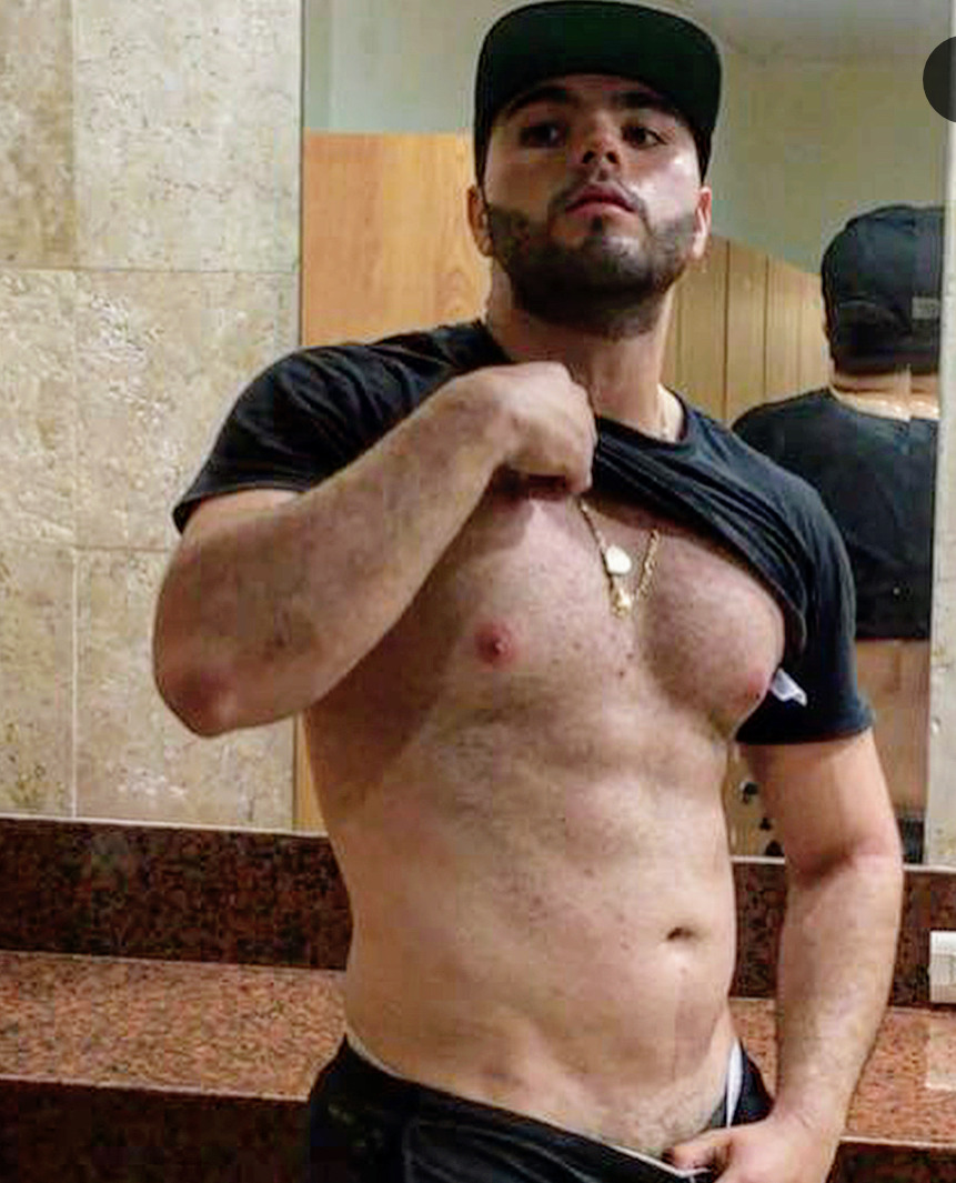 bear-hairy:  Guapísimo el hombre 😍, De Durango México.Déjanos tu comentario