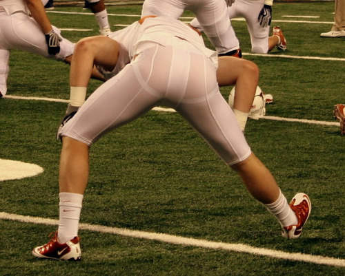 Sunday football Follow &amp; Reblog: freeballplayla.tumblr.com/ Share stories, cruis