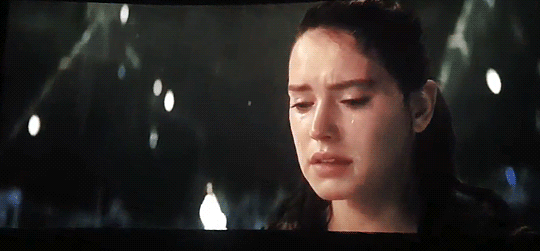 Annes be like: “Reylo is platonic”/“Reylo is not romantic”/”Rey only cares about returning Ben to the Light because that’s the Jedi way”
