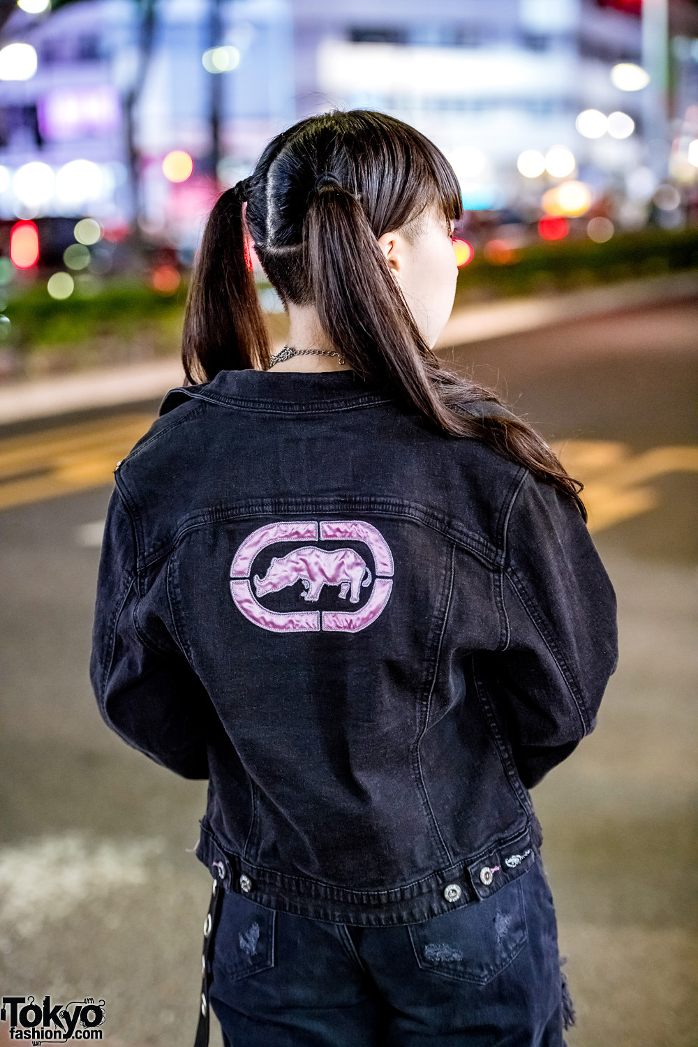 tokyo-fashion:  Japanese teens Sarah and Beni on the street in Harajuku wearing a