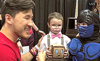 markisepticeye:  Mark meeting some kids (x)(x)