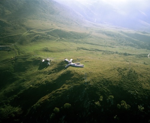 nyctaeus:Gelitin, Hase, giant knitted rabbit installed hillside in the Piedmont region of Italy, 200