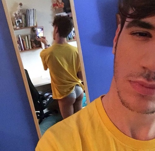 go-pumas:  Best Feature = Butt.