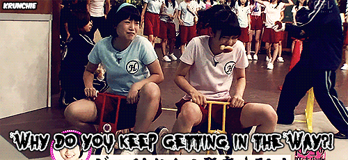 girls48:  thumbster:  krunchie:  -Blunt Mio -Captain struggling with her bicycle and bread       My poor cap baby T^TYou did your best!  but strugling Kyappu is..cute (*´Д｀)