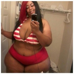 imgutta:  @doll_melody said she got her 6 pack coming in #HardWorkPaysOff  Big babe Doll !!!