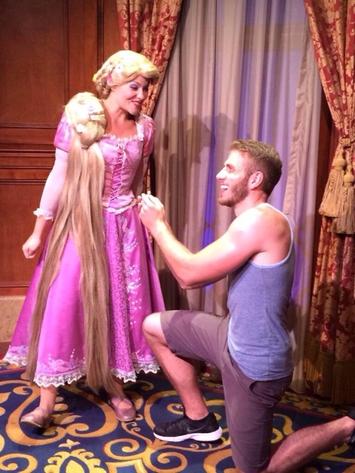 bgibbles:  awkward-lee:       Blaine proposing to Disney Princesses plus Gaston  :D
