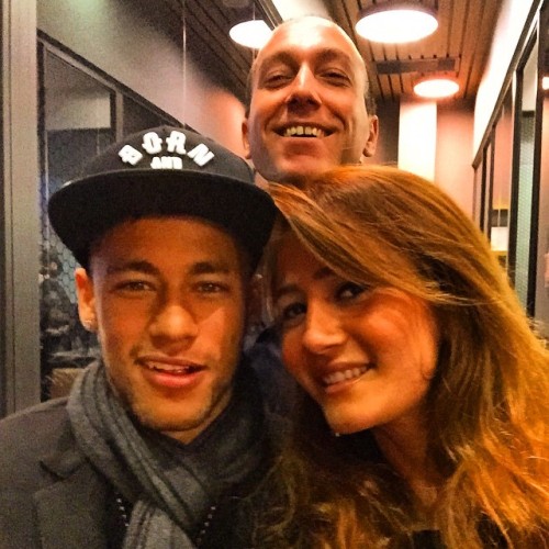 fzneymar:  12.01.2015 Neymar mit Fans in der Turkei  Photo by @gulcyl @sporhocam @gozdepekin @alperunuvar @erhanlavazzi @ozturksava @kaan_d @okanozdemiir @gozdepmk via instagram