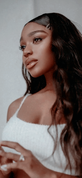 normani kordei; simple lockscreenlike/reblog | @spearbinsung