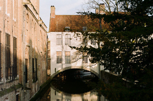 arunaea:Brugge by remaininglight on Flickr. 