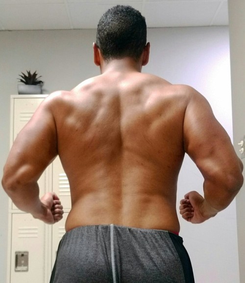 jcsp1688:  Soon my Xmas vacation will begin.  But as soon as I come back, I’m going full focus in making my dream happen, to get on stage and competing in bodybuilding!