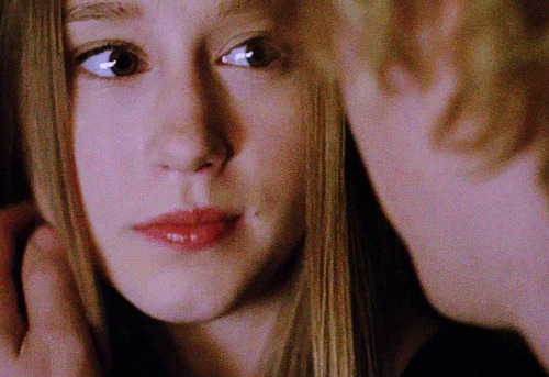 jkinnamans-blog:  “It’s not hard to look like you’re in love with her, you know?" - Evan Peters on Taissa Farmiga 