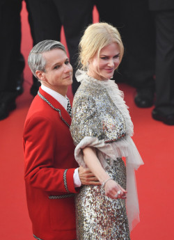 I was just looking at random photos from Cannes Film Festival, and suddenly John Cameron Mitchell (AKA Kubo’s inspiration for Viktor) popped up! He actually directed Elle Fanning and Nicole Kidman in How to Talk to Girls at Parties (Originally by Neil