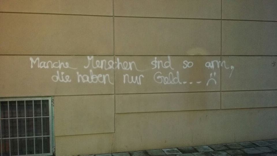 sittenlos:  Manche Menschen sind so arm,die haben nur Geld… :(