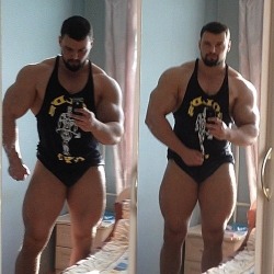 musclestud:  alphamusclehunks:  SEXY, LARGE and IN CHARGE. Alpha Muscle Hunks.http://alphamusclehunks.tumblr.com/archive  WOOF !  LOVE MASSIVE MUSCLE…BRING IT ! 