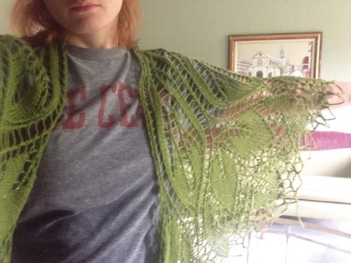 kellygreenhat:Officially finished my second lace project. I’m really psyched about how it came out!P