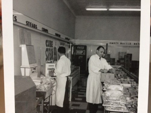 rosscountyhistoricalsociety:    #MuseumWeek The Chillicothe, Ohio A&P grocery store, 1964. Three