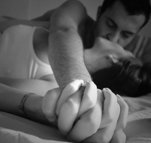 exhibitionistatheart:  Kiss me ❤ 