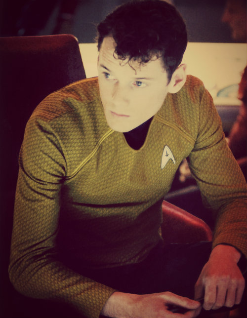 castiel-is-the-doctor:  Pavel Chekov with the yellow uniform! &lt;3
