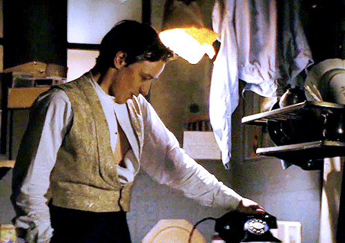 JAMES MCAVOY As Simon Balcairn/Mr Chatterbox In BRIGHT YOUNG THINGS (2003). Dir. Stephen Fry