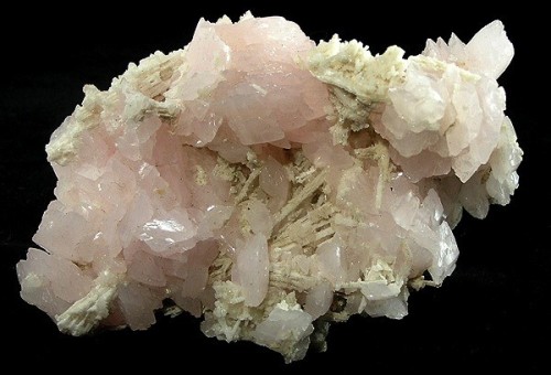 Calcite and AragoniteThis specimen quite clearly has two different minerals in it, but interestingly