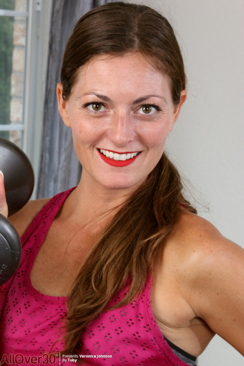 Veronica Johnson Getting Swole