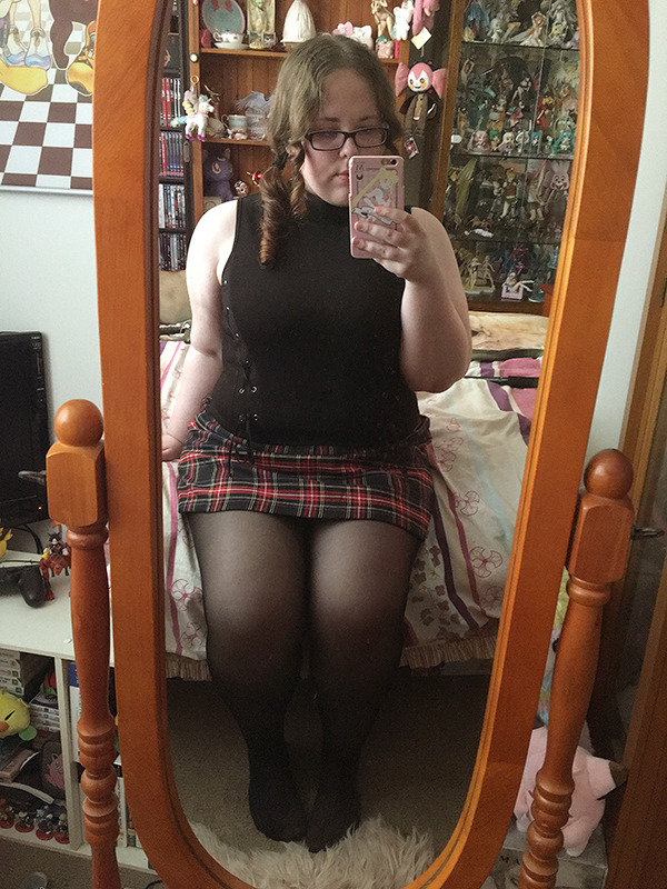 chocoboko:  Selfie Spam. Sorry ¿It’s not pleated :’( but oh well.