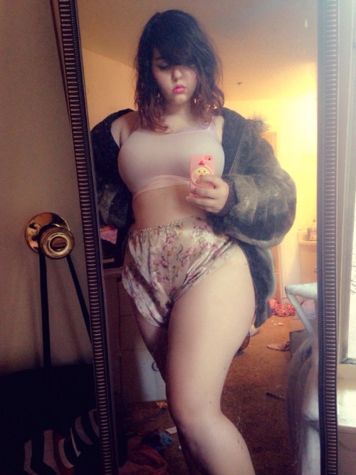 slayboybunny:these cuban hips rnt lying whatsoever tbh