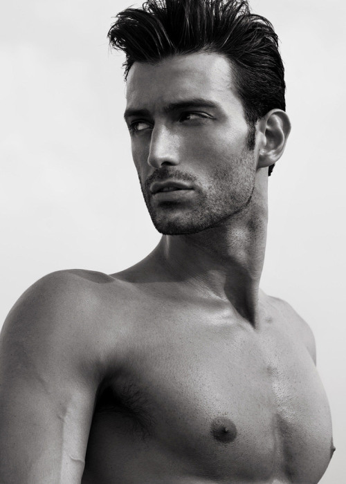 wallboyz:  Davide Gilberti | ph. Wong Sim