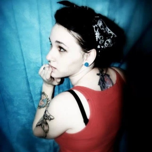 isisduncan:  #tattoos #tattoo #tattooedmom #tattooedparents #tattooartist #femaletattooartist #photography #pinup #tattooedwife #lovemyhubby 