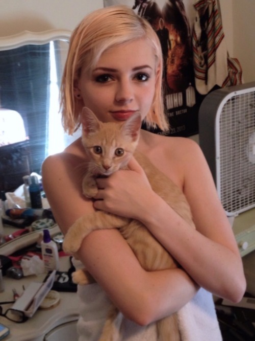 skoldz65-blog:proudcatmommy:Blonde Girl / Blonde CatAhhhhh. How cute.Can I stroke your pussy?