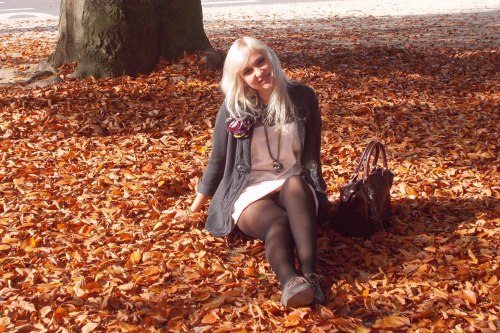 in-pantyhose:  Lovely girlfriend, in black opaque pantyhose and flat shoes, posing outdoor.Woman in pantyhose