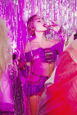 mileycyrusdaily:  Miley Cyrus photographed for Wonderland Magazine - 2018!