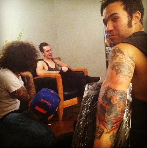 ladyginger97:  I thought he was just confused…but no, Pete was literally getting a fucking tattoo done while all of this was going on. This just blows my mind. 