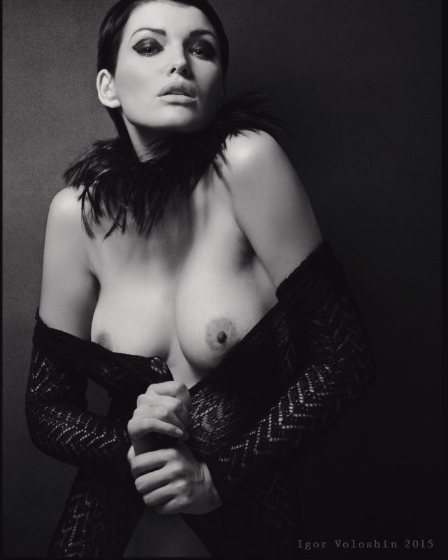 not a girl - a real woman:Oksana Doroshkobest of erotic photography:www.radical-lingerie.com
