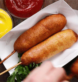 fatfatties:    Cheesy Fried Hot Dogs