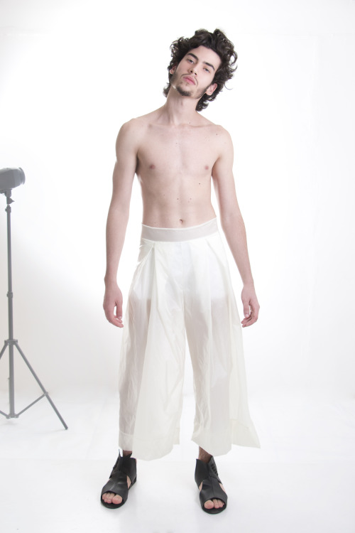 VARGAS Transparent Pants[Available on avantvargas.loja2.com.br/5593176-Calca-Vitra]
