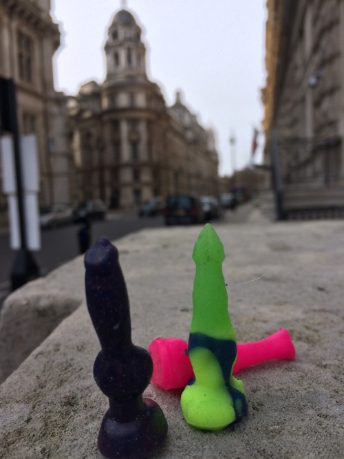 daviduk83:A day out in London with the teeny weenies.