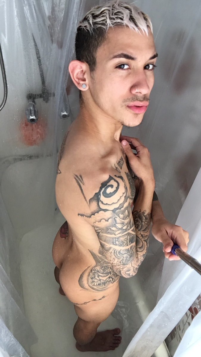 dominicanblackboy:  A hot moment in the shower wit sexy tatted gorgeous fat Papi